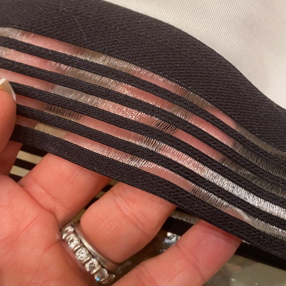 Nike sports bra - Picture 3 of 3